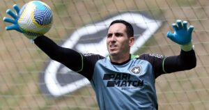 Botafogo Busca Goleiro Reserva Após Saída de Gatito Fernández