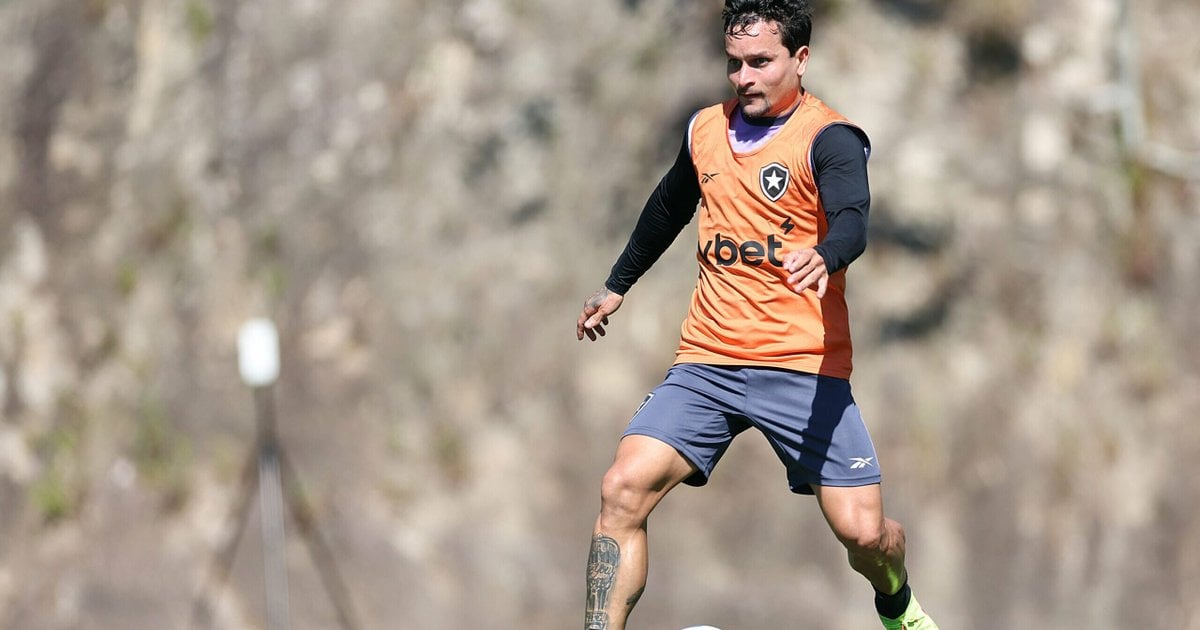 Recuperado de lesão, Artur reforça Botafogo no jogo de volta contra o Racing pela Recopa