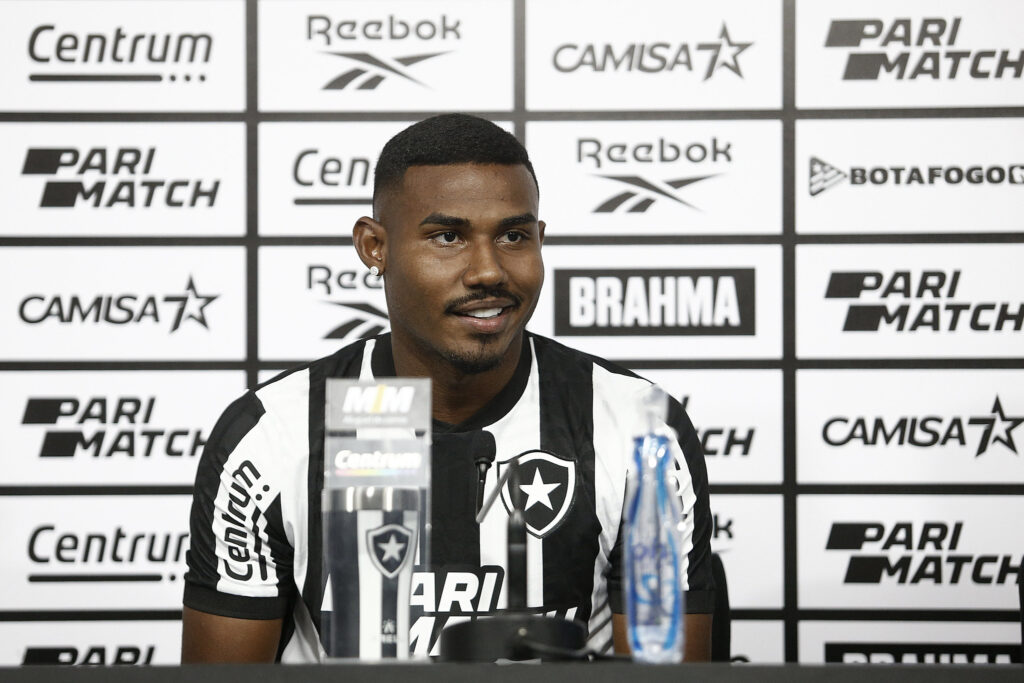 Botafogo confirma que Cuiabano está recuperado e reforçará o time no clássico com o Fluminense.