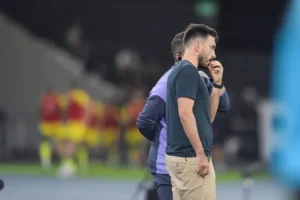Torcida do Botafogo protesta no Nilton Santos após empate