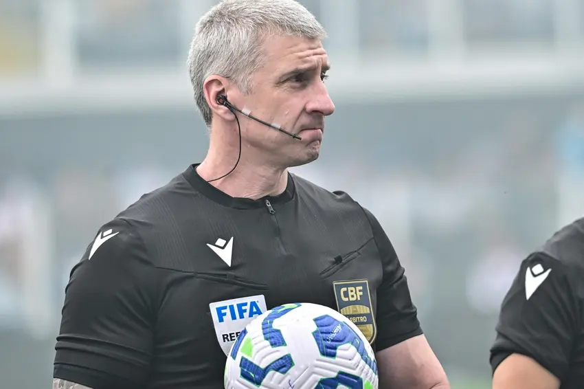 Anderson Daronco será o árbitro principal de Vitória x Botafogo.