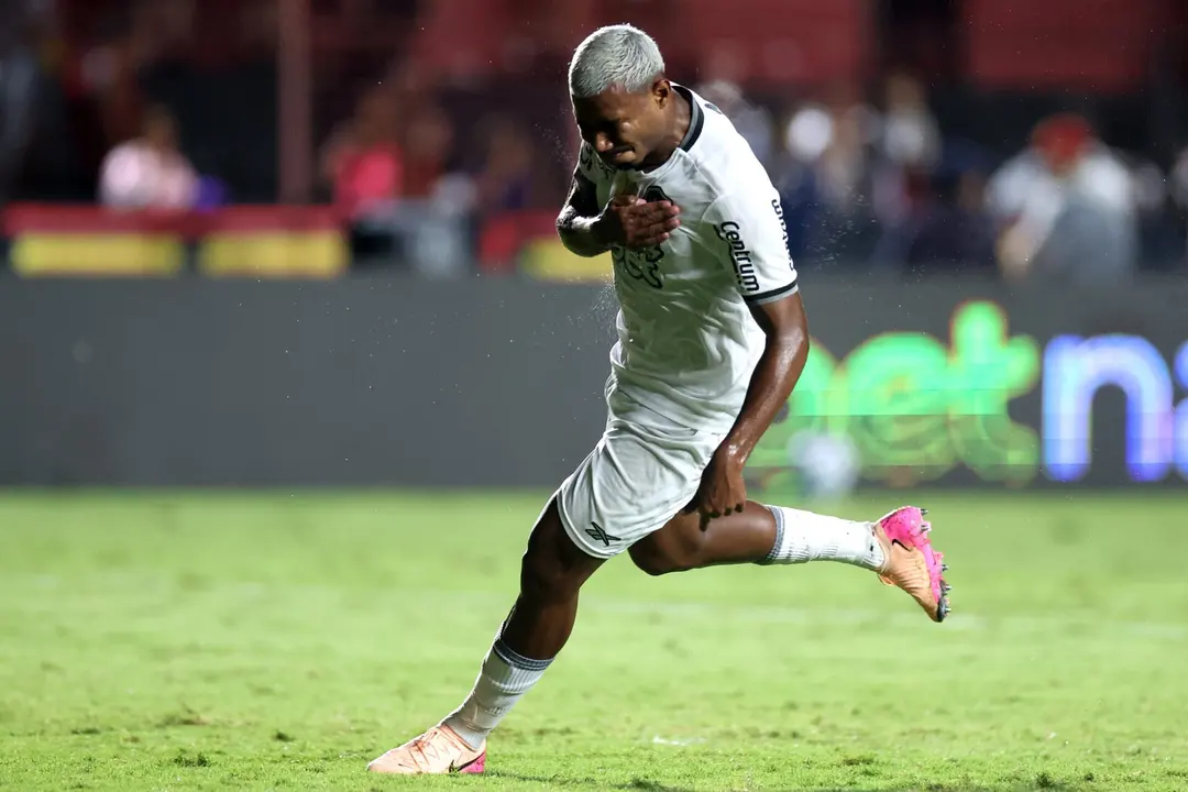 O Sport, já rebaixado para a Série B, viajou nesta segunda-feira para a partida contra o Botafogo, que ocorrerá nesta terça-feira, às 20h30, horário de Brasília.