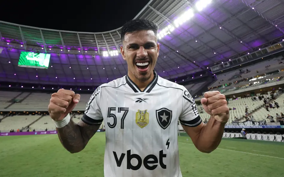 Botafogo elogia o desempenho de David Ricardo em publicação que repercutiu entre torcedores.