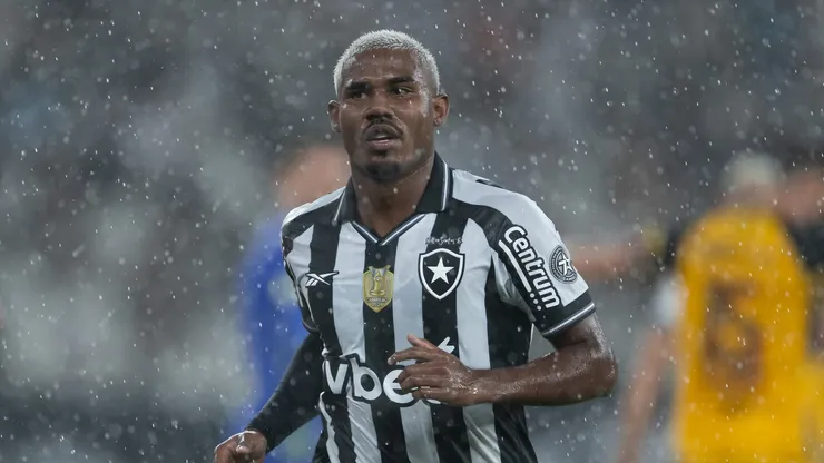 Lateral Cuiabano desperta interesse do Corinthians e também pode retornar ao Botafogo no mercado da bola.