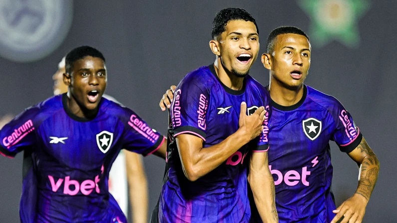 Botafogo apresenta vídeo com bastidores da vitória sobre a Portuguesa na estreia do Campeonato Carioca 2026.