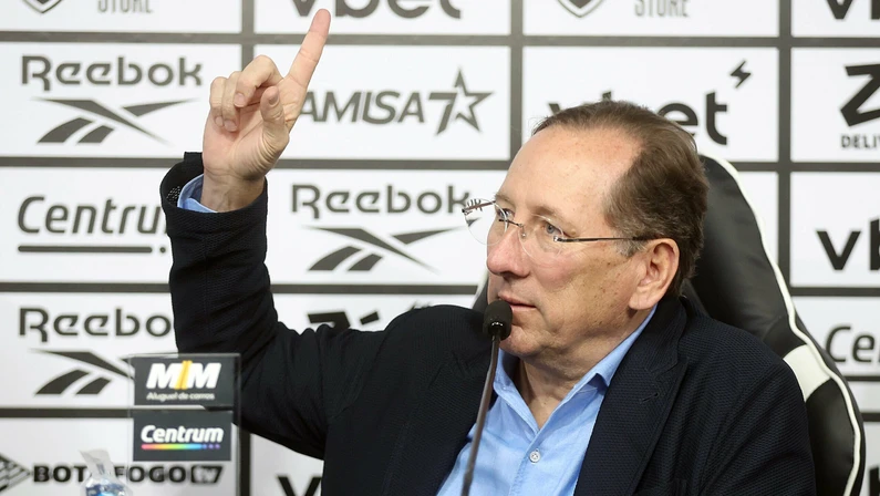O cenário atual do Botafogo aponta para uma possível ruptura com John Textor, empresário e investidor majoritário da SAF alvinegra