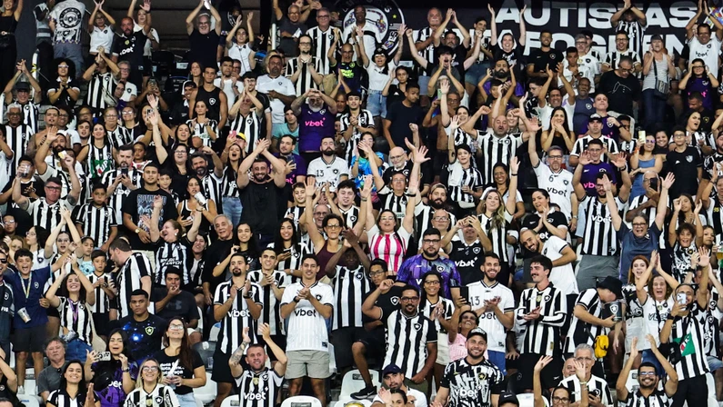 Botafogo reúne quase 80% do público pagante no Nilton Santos, mas clássico com o Fluminense termina com prejuízo financeiro.