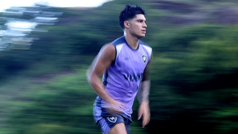 Botafogo adota cautela na recuperação de Tucu Correa e só libera atacante quando estiver totalmente apto fisicamente.