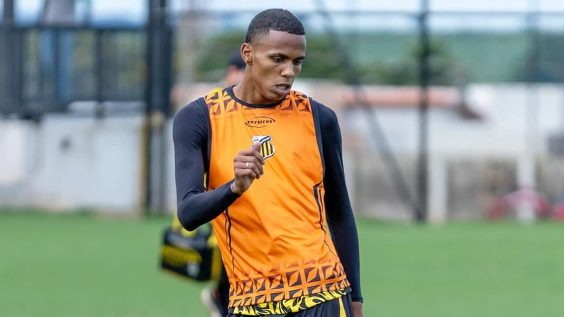 Novorizontino exige pagamento à vista por Dantas e dificulta acordo com o Botafogo, que segue ativo no mercado da bola.
