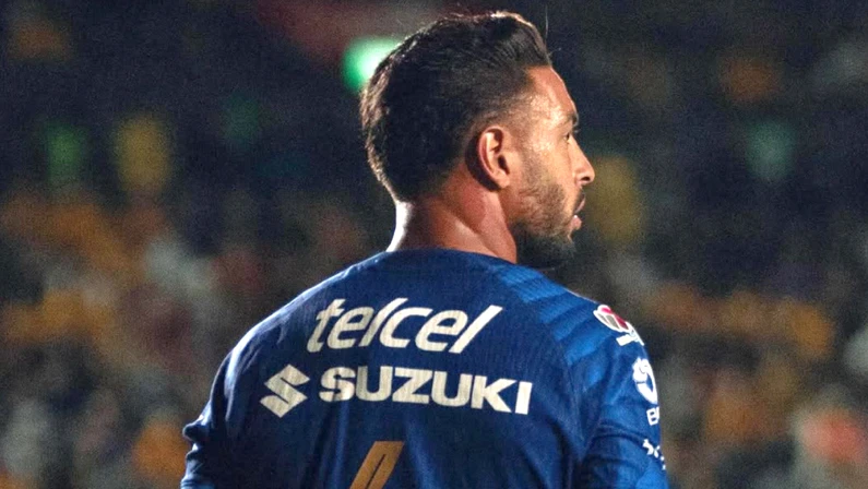 Botafogo tem proposta por Nathan Silva recusada e negocia com Dantas e Paulinho para reforçar o elenco.