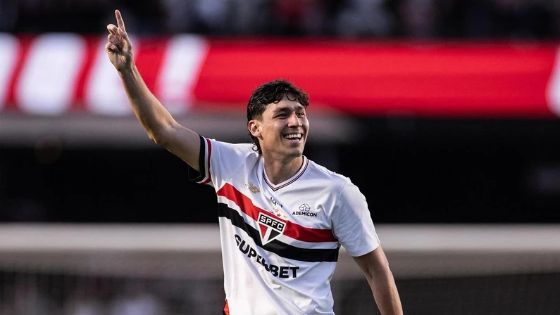 Novo zagueiro do Botafogo, Ferraresi chega para fortalecer a defesa e aumentar a disputa por posição entre os titulares.