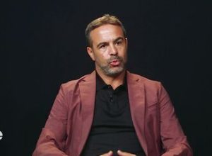 O treinador Artur Jorge, multicampeão pelo Botafogo em 2024, expressou interesse em retornar ao Brasil, onde teve sucesso em sua carreira