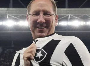 Diretores do Botafogo em cerimônia Bola de Ouro, Paris 2025