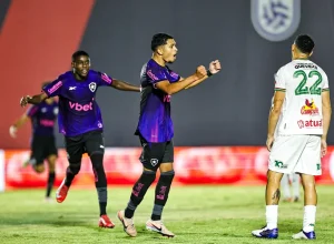 Botafogo inicia o Campeonato Carioca com vitória sobre a Portuguesa-RJ e garante três pontos na rodada de abertura