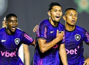 Botafogo apresenta vídeo com bastidores da vitória sobre a Portuguesa na estreia do Campeonato Carioca 2026.