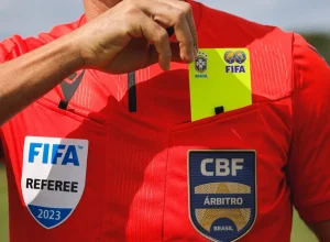 CBF revoluciona arbitragem: 72 árbitros ganham contratos e R$ 195 milhões são investidos no projeto pioneiro para 2026