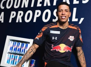Kauã Diniz deixa o América e acerta em definitivo com o RB Omiya Ardija para atuar no futebol japonês