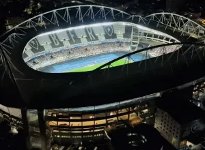 Botafogo enfrenta o Flamengo no Nilton Santos buscando reação no Brasileirão após eliminação na Libertadores